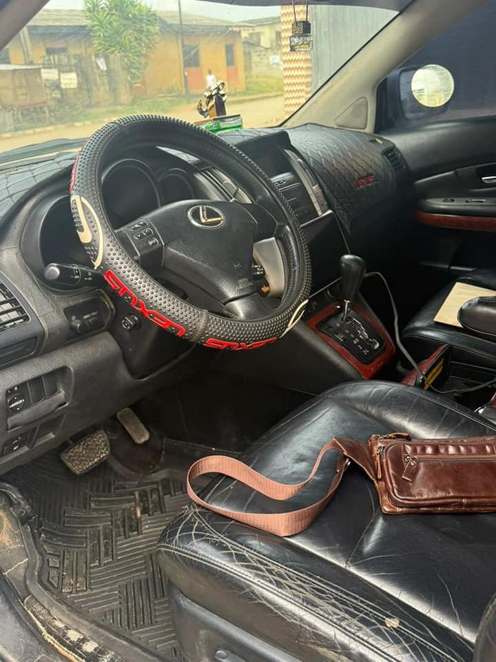 A picture of Registered 2005 2006 Lexus Rx330