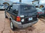 A picture of Neat and sound Ford escape XLT