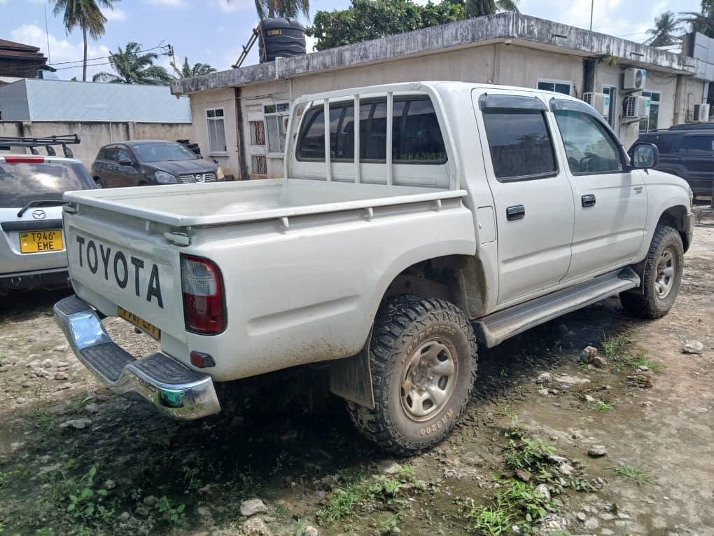 A picture of TOYOTA HILUX