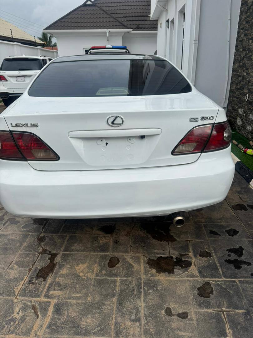 A picture of QUICK DEAL Registered Lexus ES300 2004