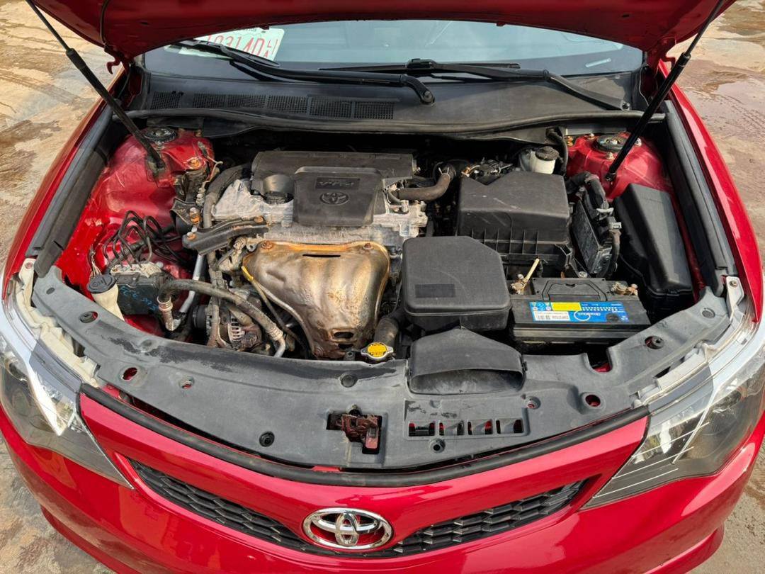 A picture of Toyota Camry 014 foreign use untouched engine and gear just