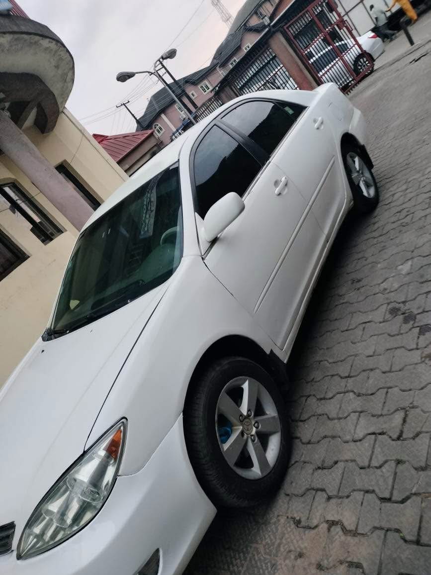 A picture of Toyota Camry 03