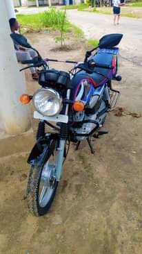 A picture of Tvs HLX 125
