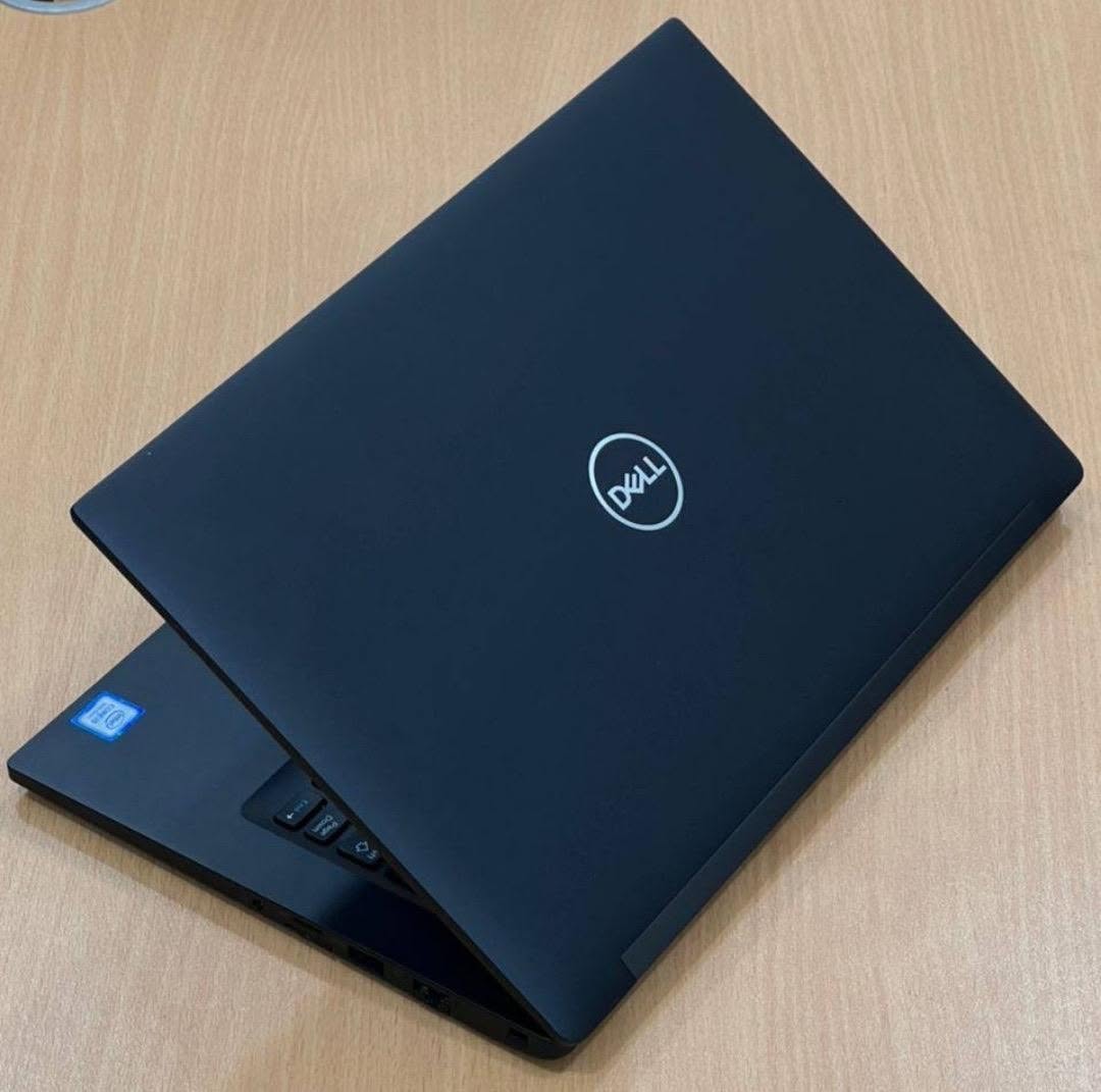 A picture of Dell i7 with 8gb Ram and 256hb SSD