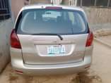 A picture of Toyota Corolla verso 2003