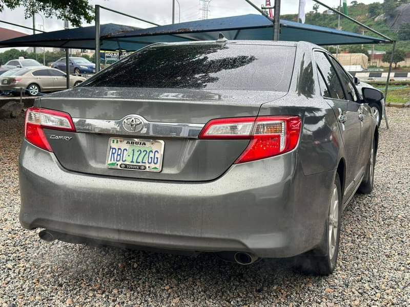 A picture of URGENT DISTRESS SUPER SHARP 2014 TOYOTA CAMRY XLE V6 WITH