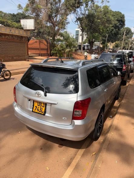 A picture of Toyota Fielder 2008