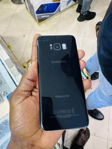 A picture of Used Samsung Galaxy S8 190 000 slight line 64gb storage