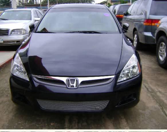 A picture of Honda Accord 2007 is available for sale for 1 500