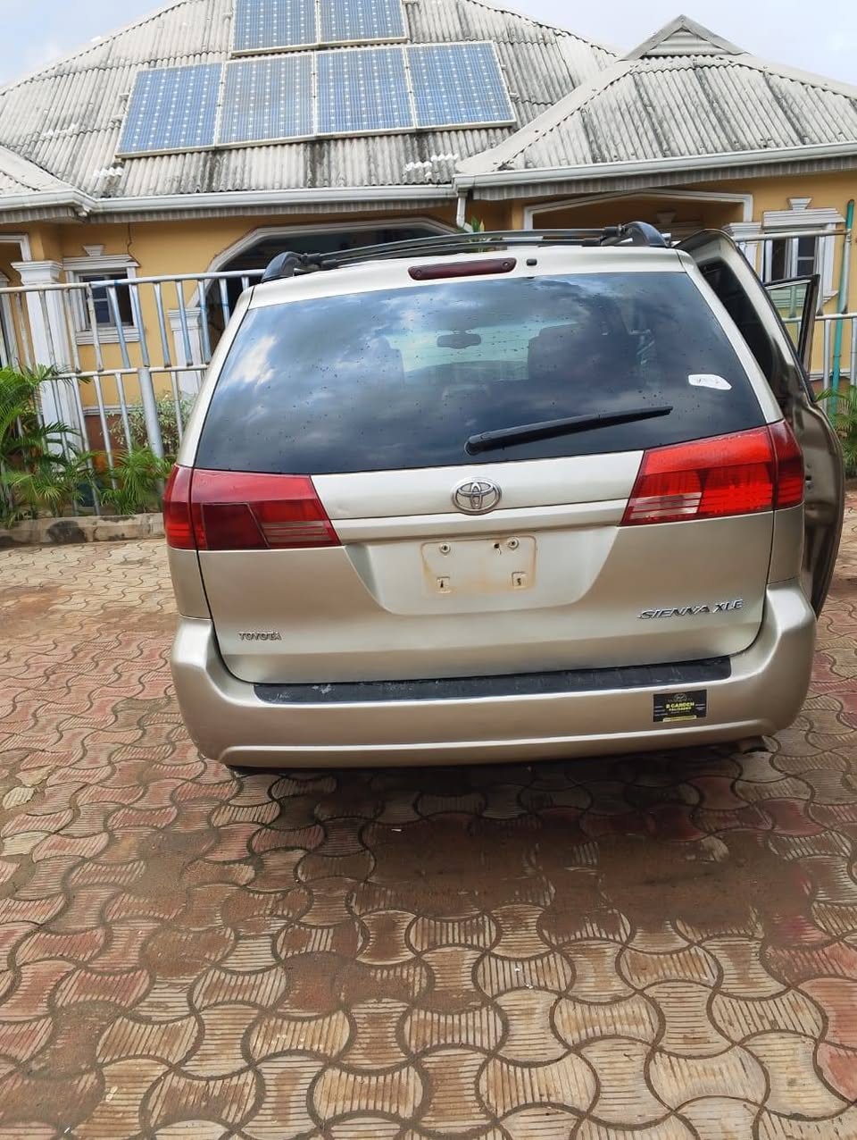A picture of Sienna 2006 xle