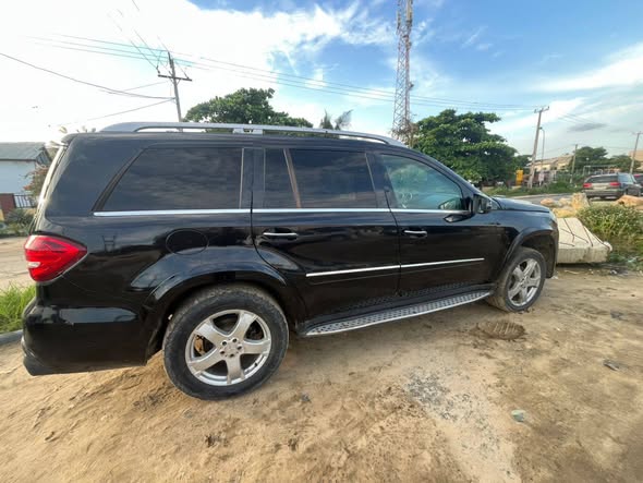 A picture of Mercedes Benz GL 450 2007