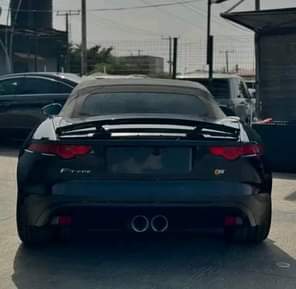 A picture of DIRECT TOKUNBO 2015 F TYPE SPORT Power convertible top Parking