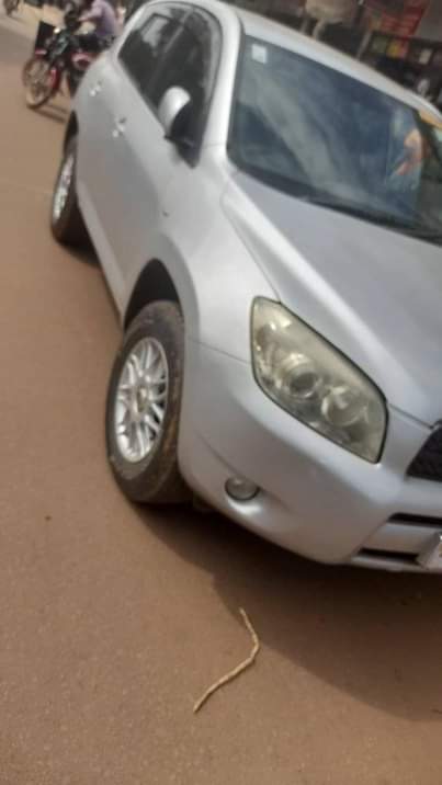 A picture of Toyota rav4 32m