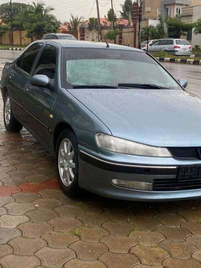 A picture of Quick sale Manual drive 406 Ac engine 2 5M Car