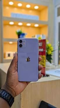 A picture of iPHONE 11 CLEAN MNO