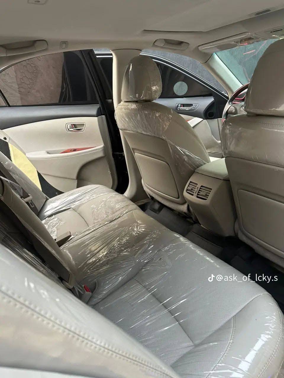A picture of REGISTERED MAKE LEXUS MODEL ES350 CONDITION BUY AND FIX GEAR