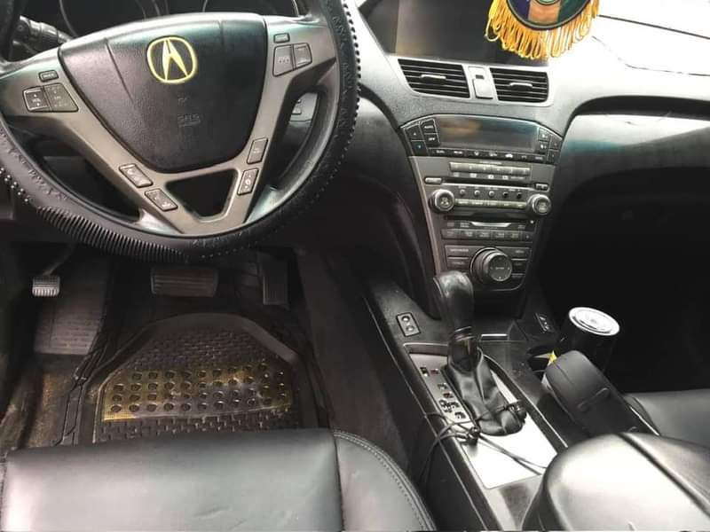A picture of Clean Acura MDX nothing to fix price 4m last Contact