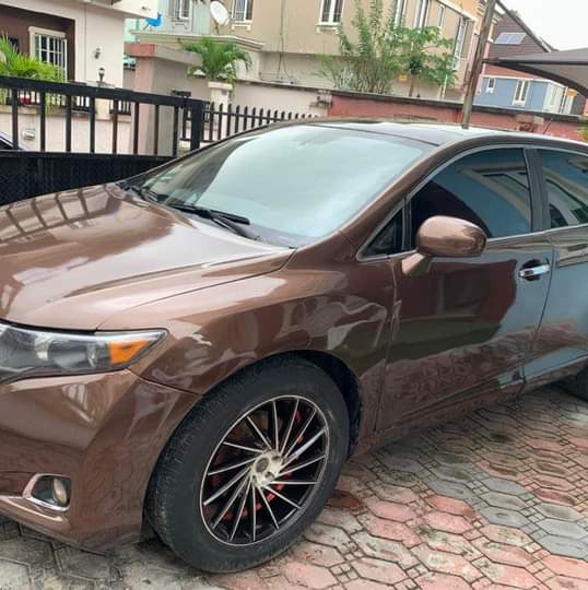 A picture of 2010 Toyota Venza07088153375 Full Option