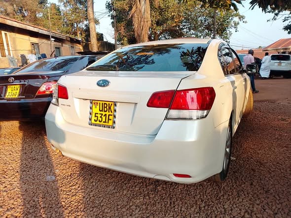 A picture of Subaru legacy 18millions good condition CALL 0786 92 82 59