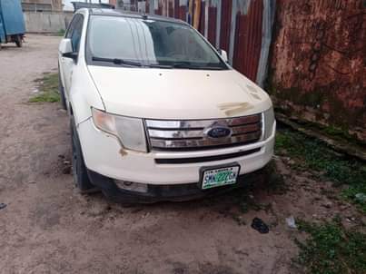 A picture of Ford edge 09.. 07088153375. Buy n tow 