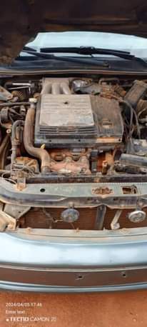 A picture of 2004 Toyota Avalon Le