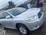 A picture of Relocation sales V Clean 2008 tokunbo standard Toyota Highlander partly