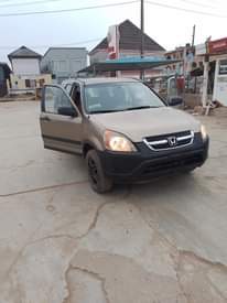 A picture of Tokumbo standard 2004 Honda Crv.