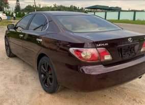 A picture of Neatly used Es300 available for sale every other thing working