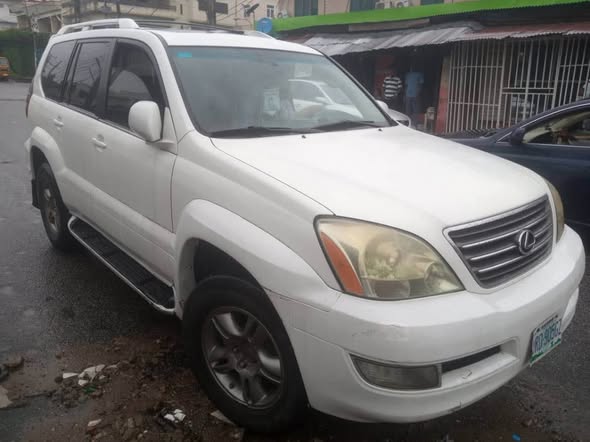 A picture of Registered 2005 Lexus GX470 first body neatly used faultless