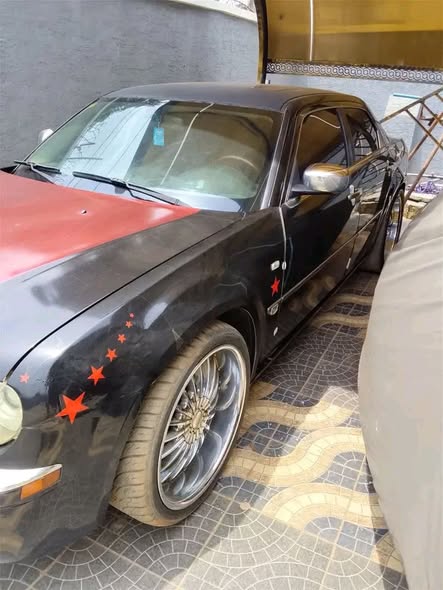 A picture of Chrysler 300