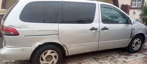 A picture of 2002 Seana buss 2002 Very sound engine