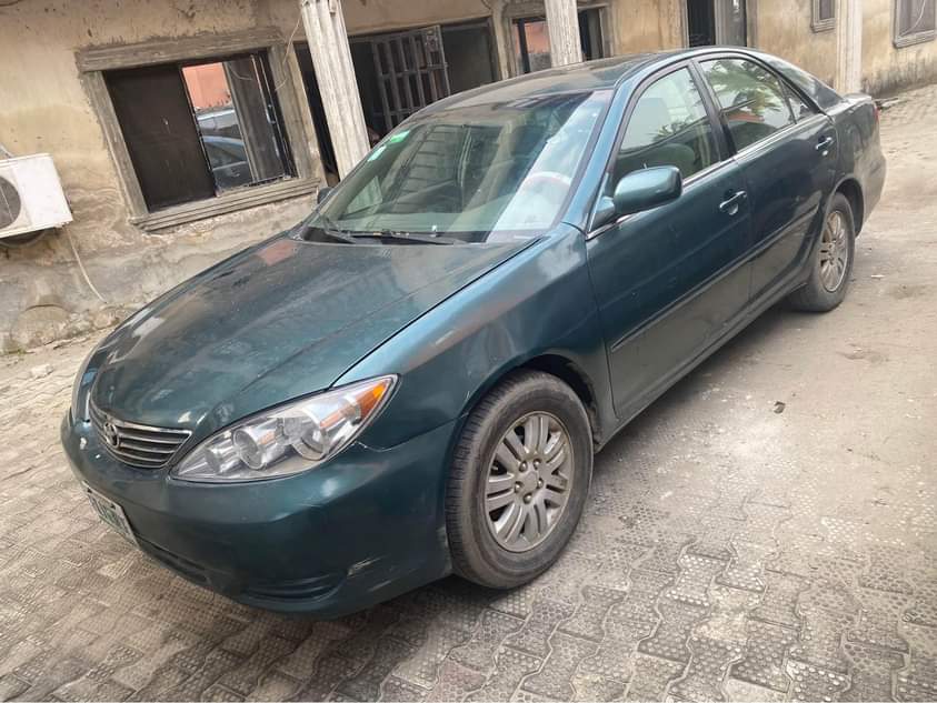 A picture of 2004 Toyota Camry