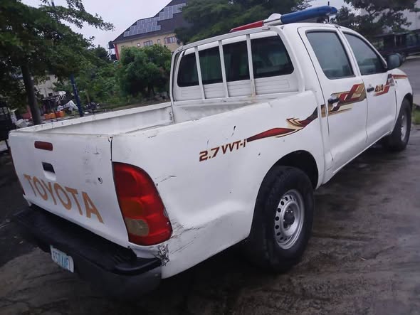 A picture of Toyota Hilux fuel engine 4plug low jack