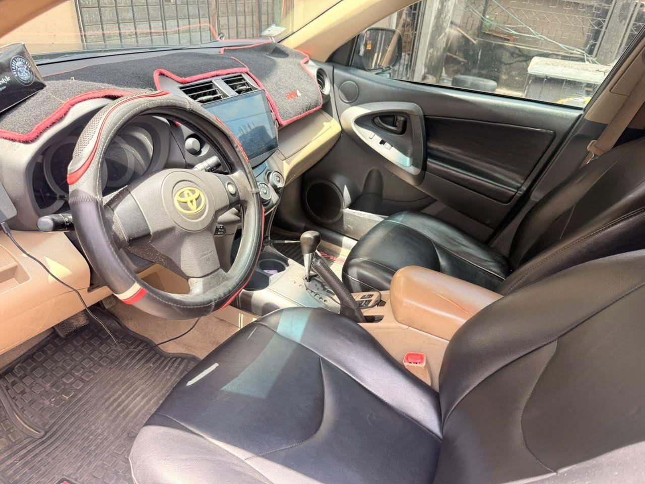A picture of 2009 TOKUNBO STANDARD TOYOTA RAV4