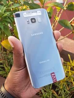 A picture of S8plus Samsung galaxy 390 000