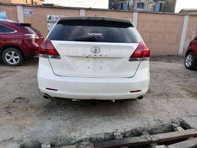 A picture of 2013 Toyota venza Limited With Panoramic sunroof LED light Thumb