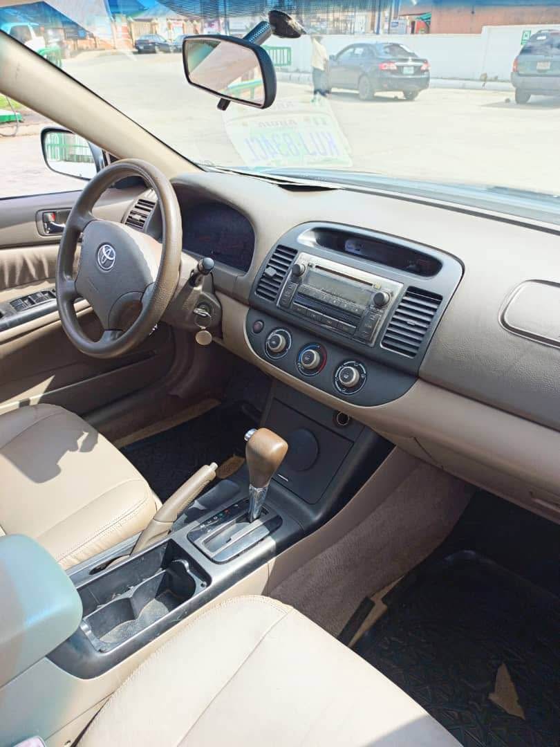 A picture of TOYOTA CAMRY