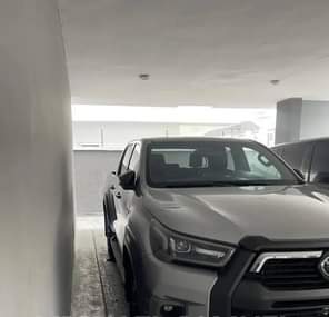 A picture of 2022 hilux automatic foreign used Very clean 39m Agent commission