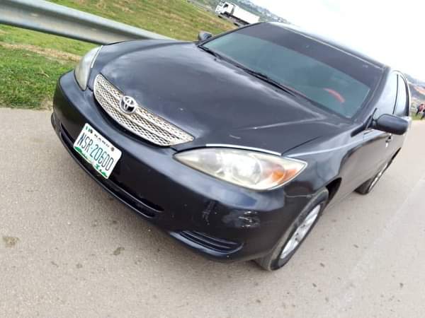 A picture of Nearly used Toyota Camry 2004 model Engine is sound gear