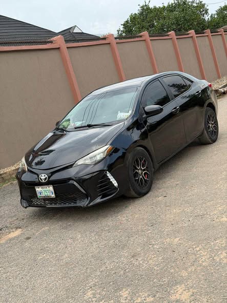 A picture of 2014 2016 TOYOTA CAMRY LE