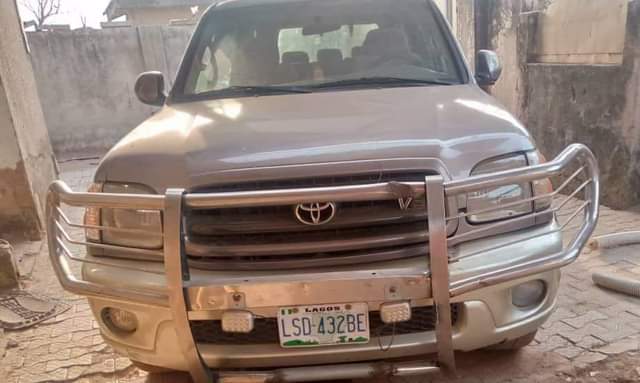 A picture of 2006 TOYOTA Sequoia