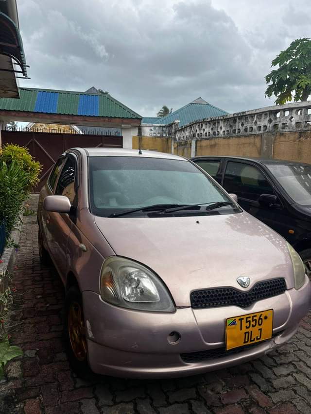 A picture of TOYOTA VITS OLD