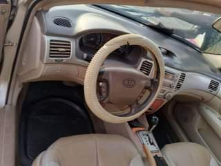 A picture of 2007 kia optima