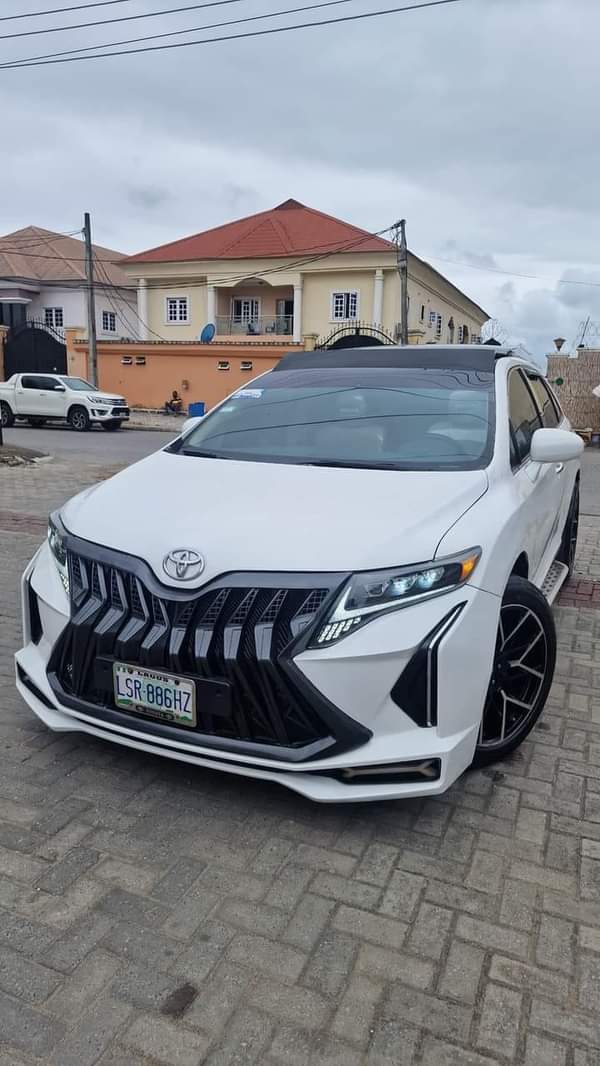 A picture of 2010 Toyota venza limited clean Nigerian use upgraded to 2013
