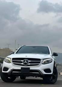 A picture of Mercedes BENZ GLC 300