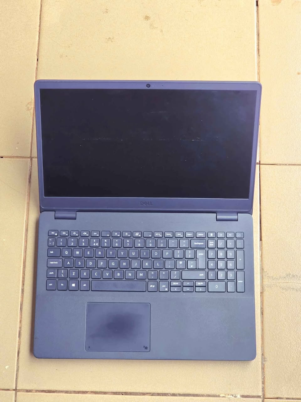 A picture of Dell Vostro 11th Gen core i3 machine with 1Tb HDD