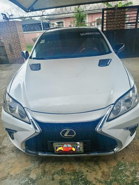 A picture of Sparkling clean Belgium grade Lexus ES350 Sound engine Super sharp