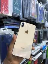 A picture of Iphone Xs