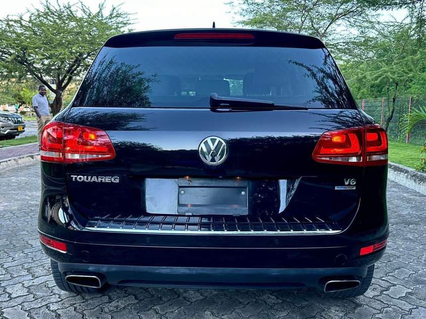 A picture of VOLKSWAGEN TOUAREG 2013