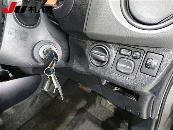 A picture of 2015 Toyota Vitz